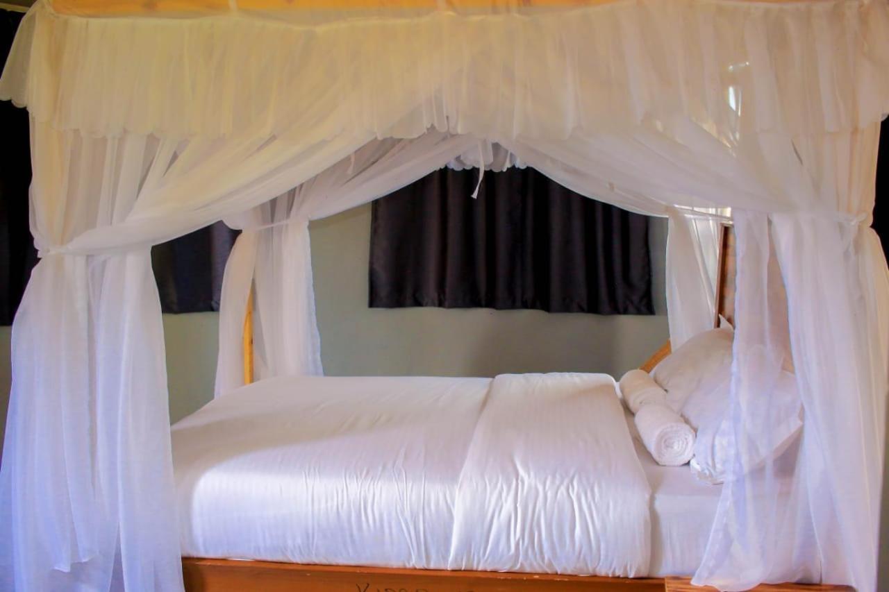 Amanya 3-Bedroom Hut Amboseli Bagian luar foto